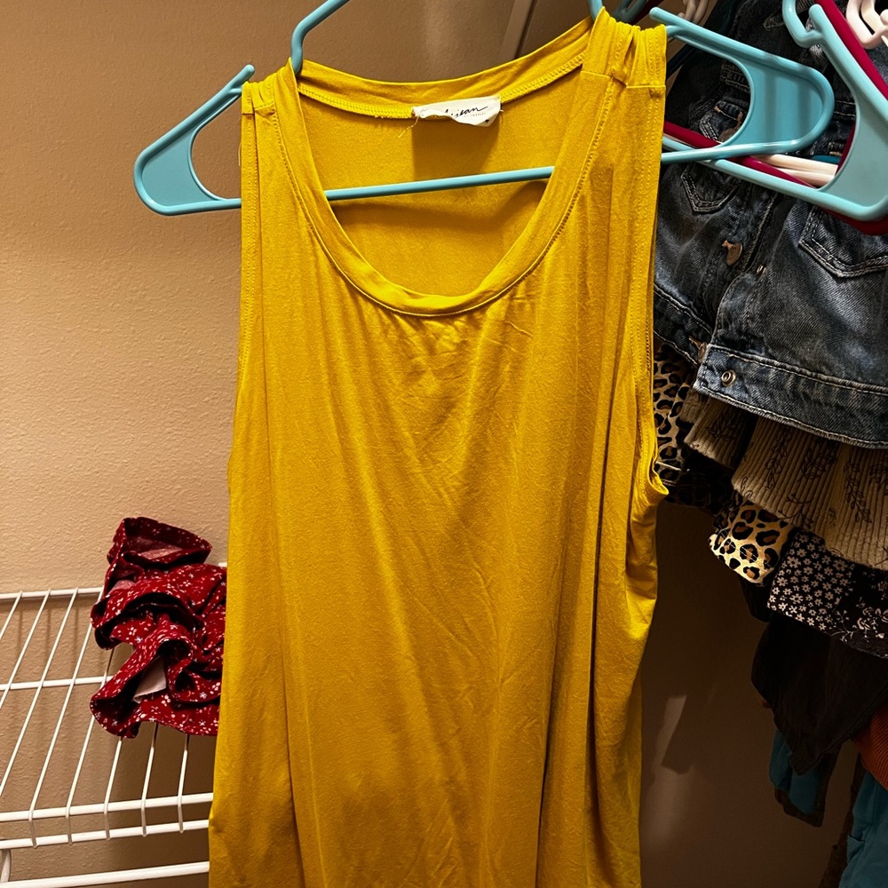 Carly Jean Los Angeles Scoop Neck Tank